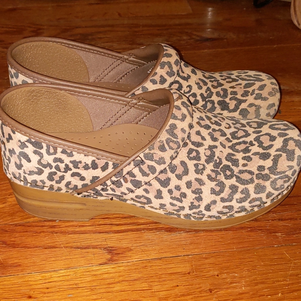 Dansko print shoes size 40